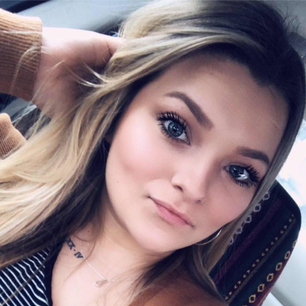 Meet your Posher, Alyssa